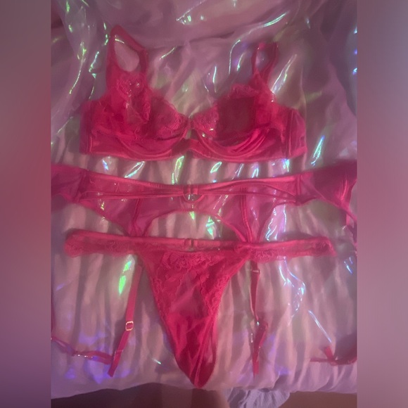 💖🌸 Flirty Lounge Florence Hot Pink 3pc Lingerie Bra Set 🌸 34D 🌸 Like New! - Picture 10 of 15
